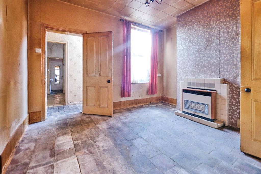 Property photo 3 of 17