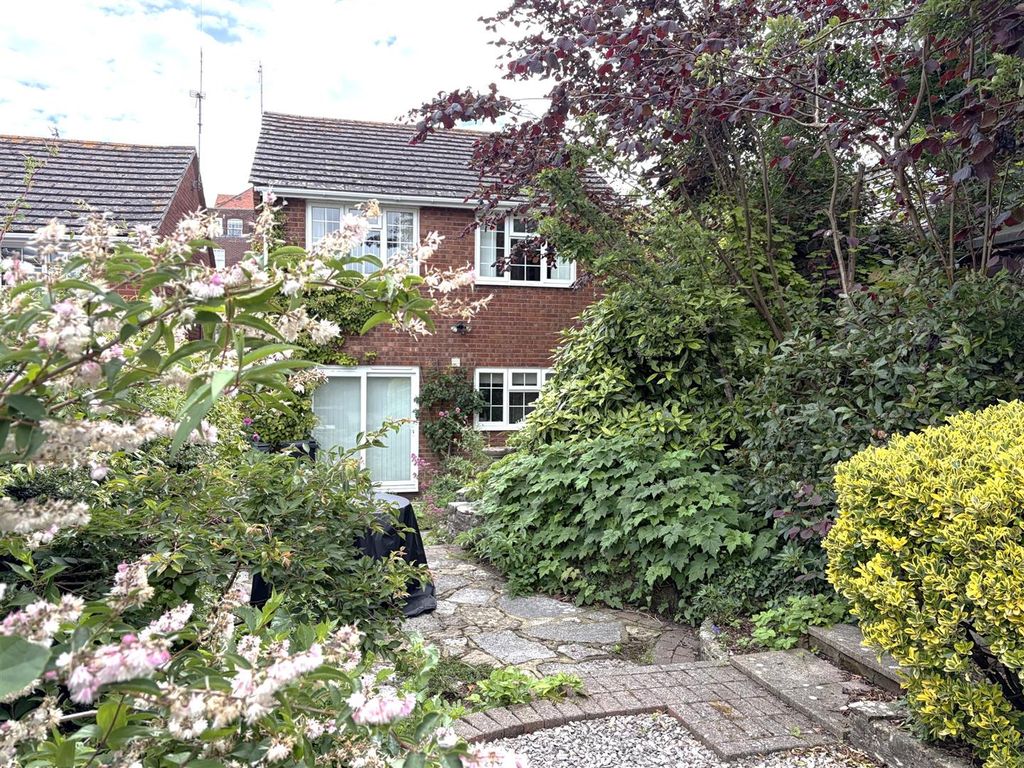 Property photo 2 of 18 4345 Rearandgarden.Jpeg