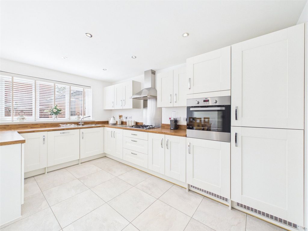 Property photo 3 of 21 Picture No. 05