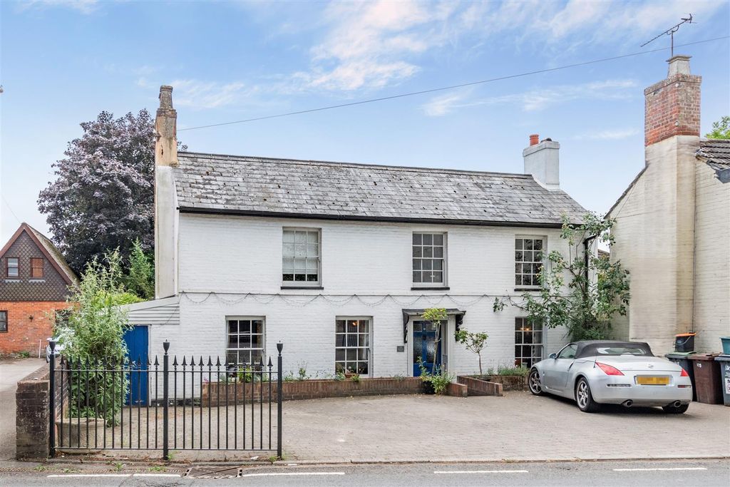 Property photo 1 of 24 8654185-Exterior09.Jpg