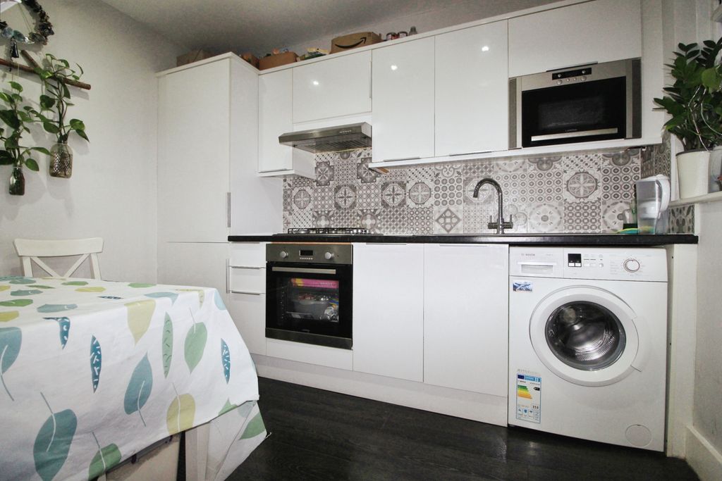 Property photo 2 of 9 Gallery