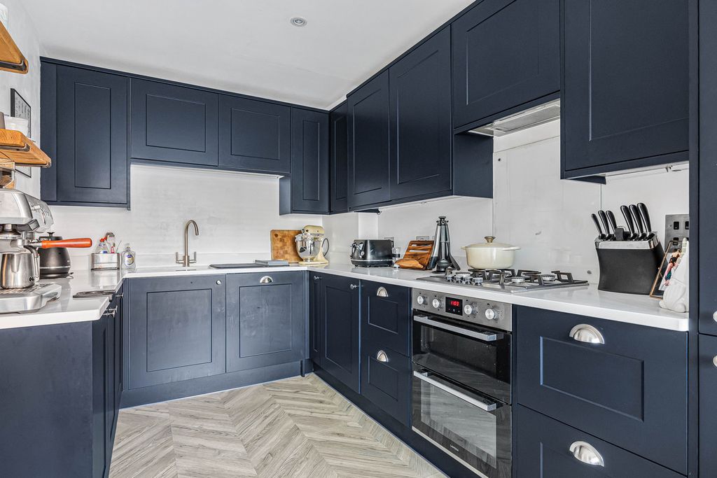 Property photo 3 of 23