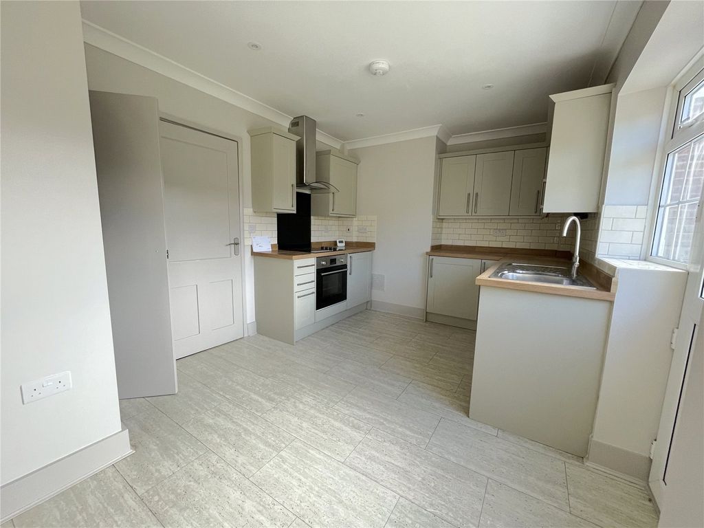 Property photo 3 of 9 Picture No. 10