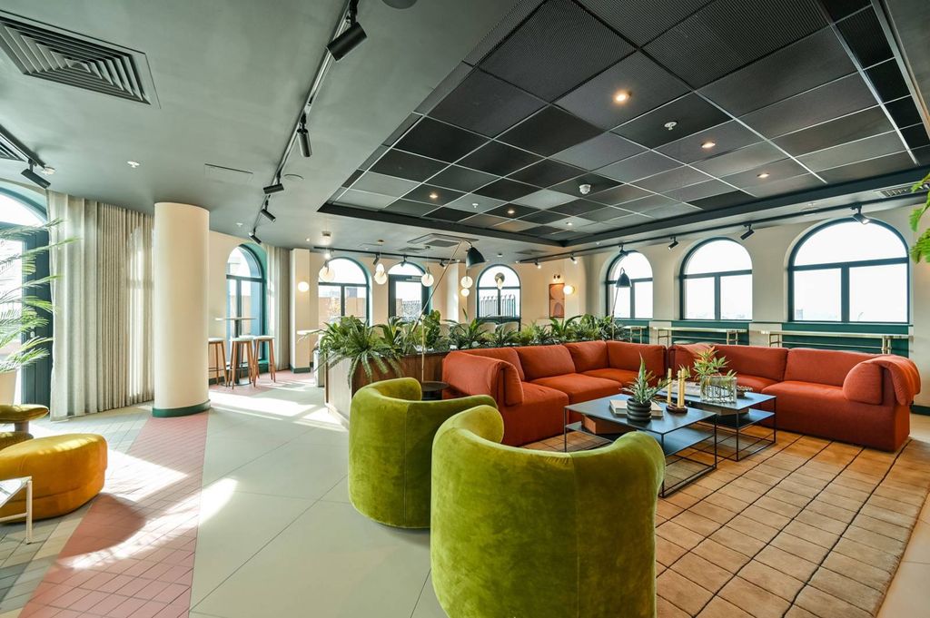 Property photo 3 of 38