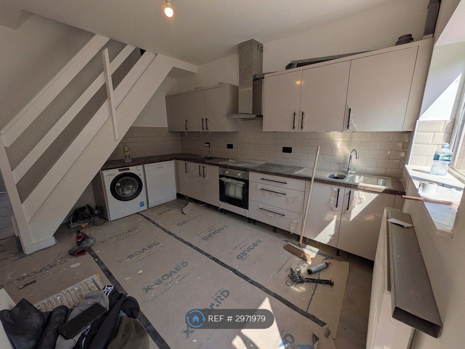 Property photo 1 of 14 Kitchen