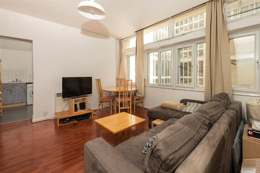 Property photo 1 of 7 Studio