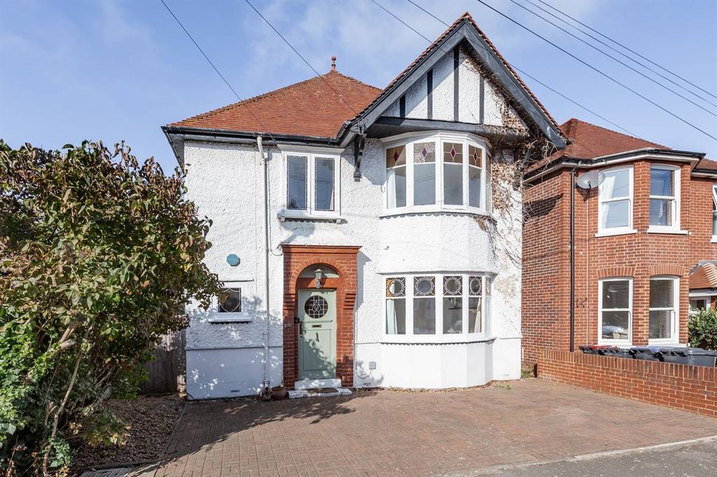 Property photo 1 of 28