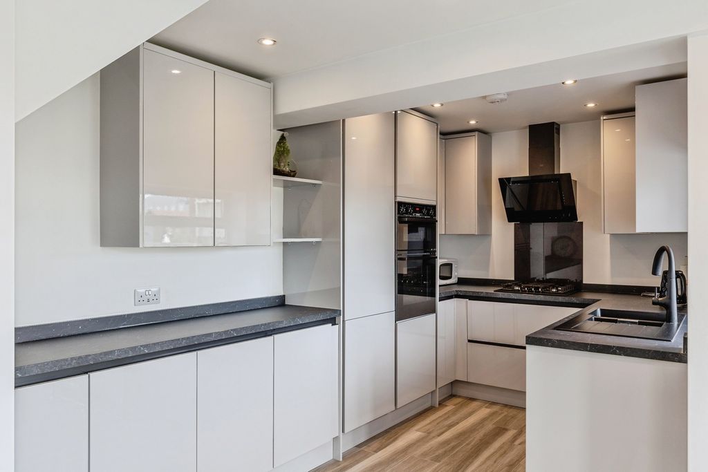Property photo 3 of 17 Pbox-Img.Jpg