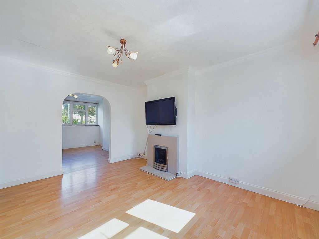 Property photo 3 of 13 Cam03519G0-Pr0131-Still007