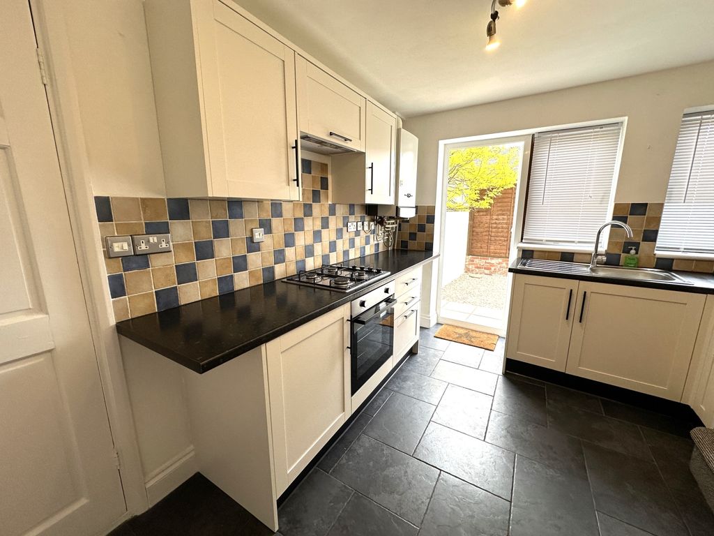 Property photo 2 of 7 Kitchen
