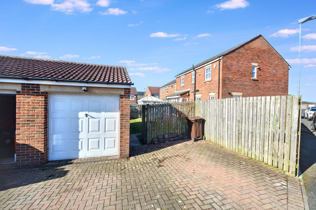 Property photo 3 of 24 Photo 37