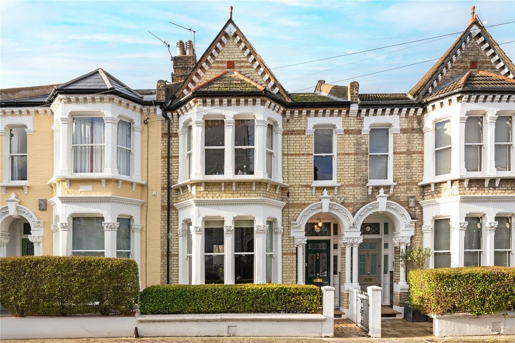 Property photo 1 of 15 External