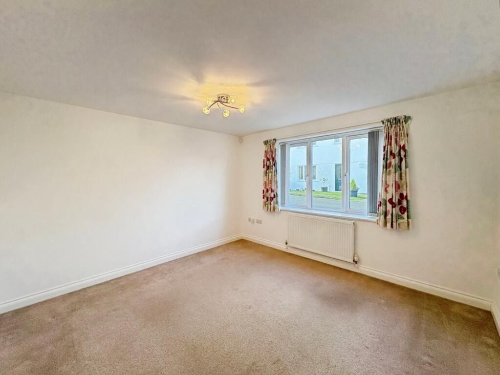 Property photo 3 of 20 4855772