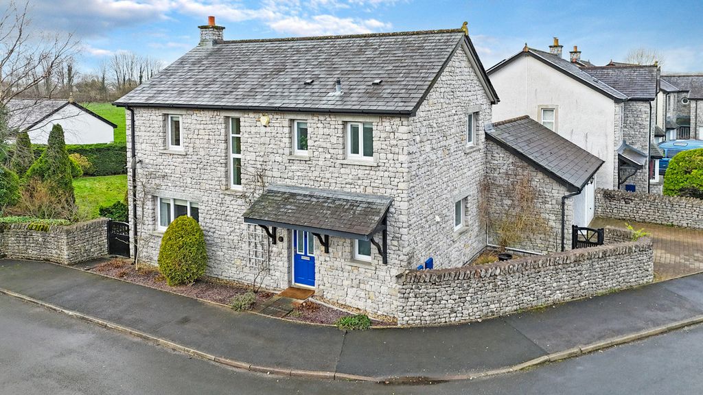 Property photo 1 of 36