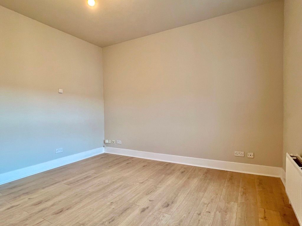 Property photo 3 of 11 Photo 3