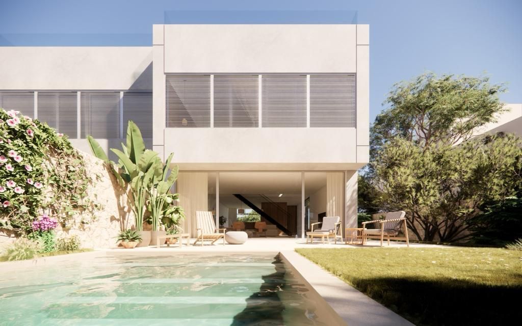 Property photo 1 of 20 Pool And Exterior (2)