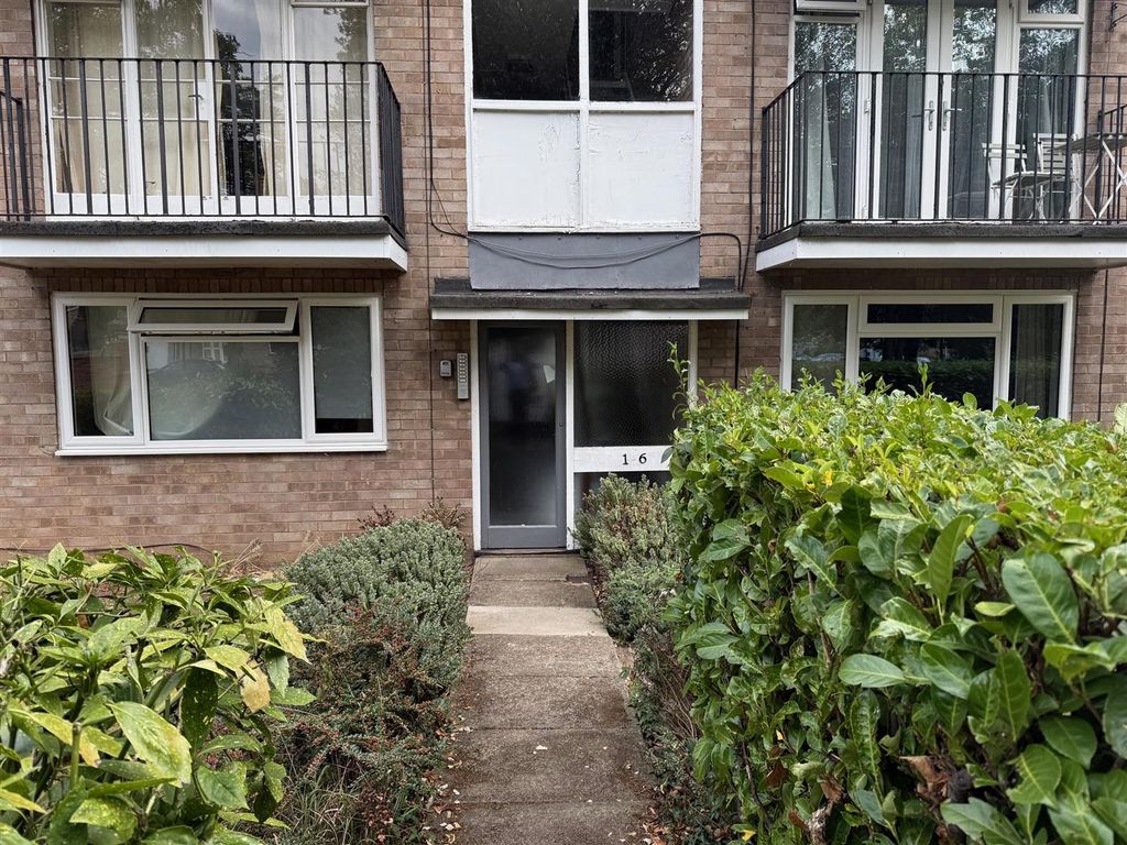 Property photo 2 of 8 1 Cliffe Court B.Jpg
