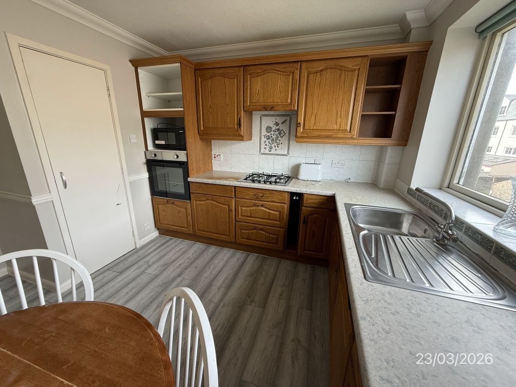 Property photo 2 of 10 Kitchen