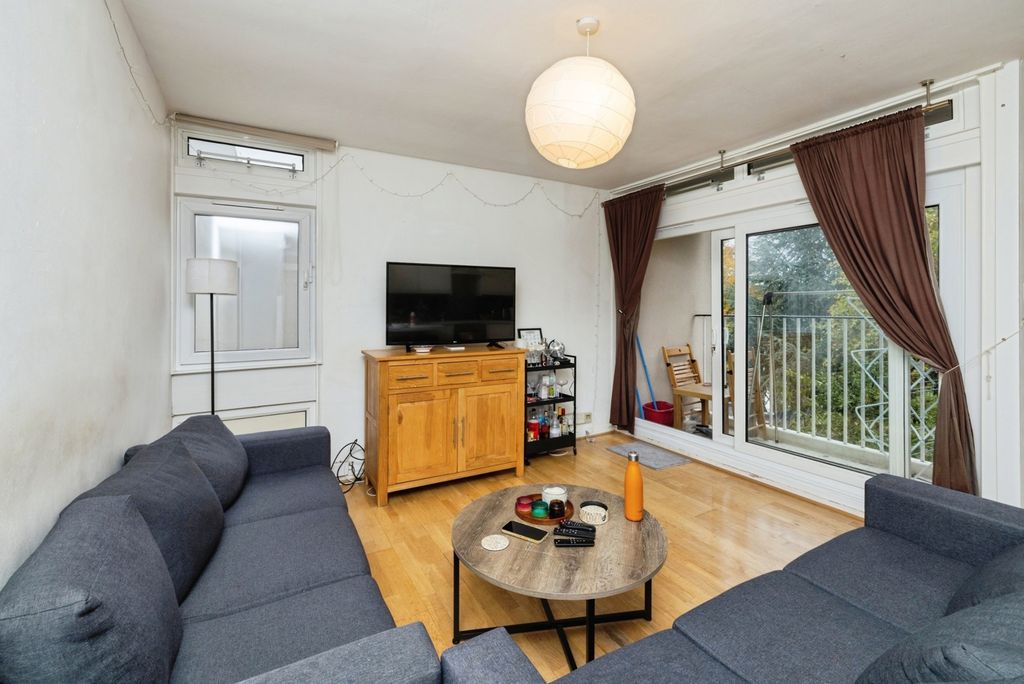 Property photo 2 of 15 Pbox-Img.Jpg