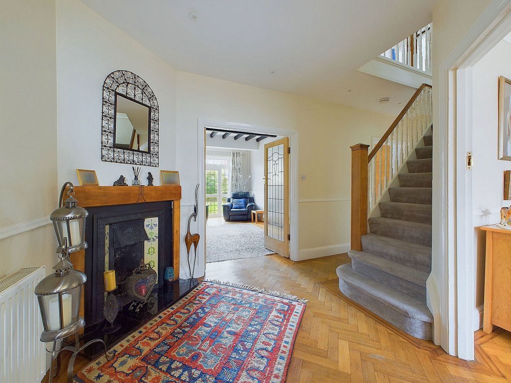 Property photo 2 of 35