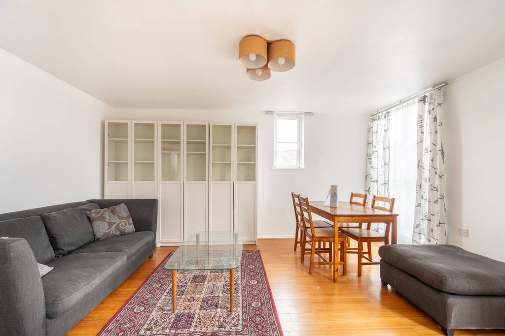 Property photo 3 of 11