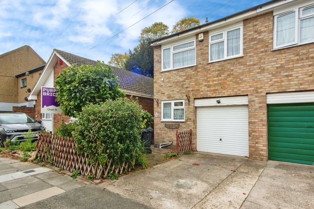 Property photo 1 of 19 Front View