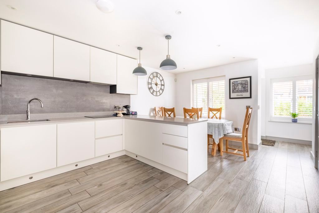 Property photo 2 of 20 Photo 4