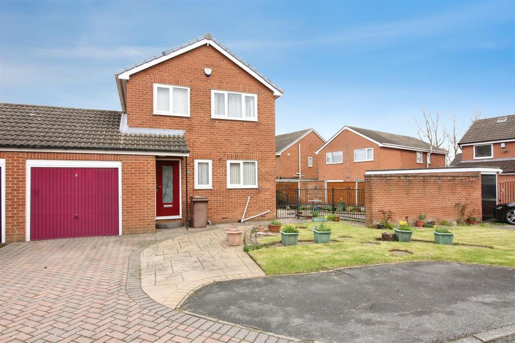 Property photo 1 of 16 Exterior