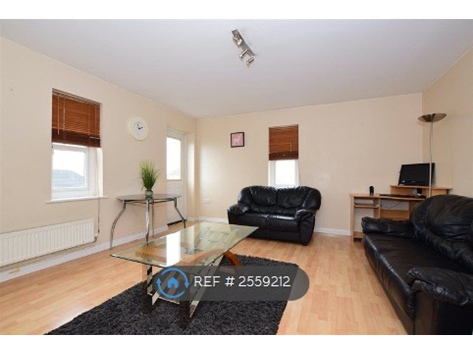 Property photo 1 of 6 Living Room