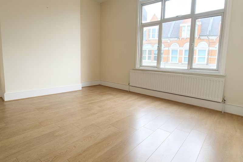 Property photo 3 of 12 Photo 11