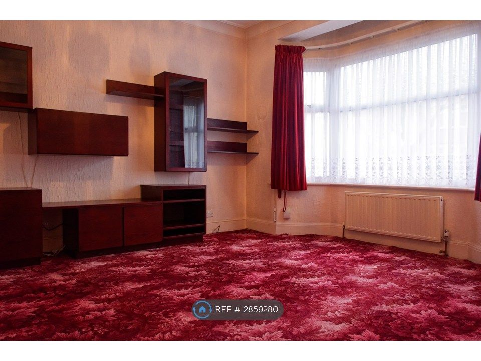 Property photo 3 of 17