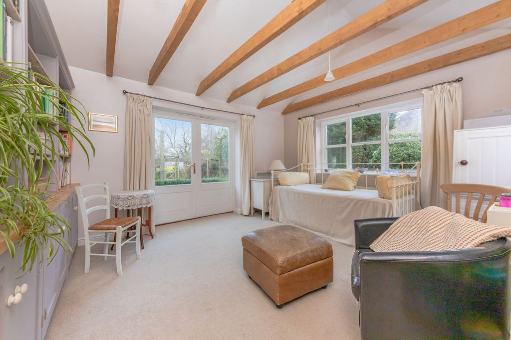 Property photo 3 of 32