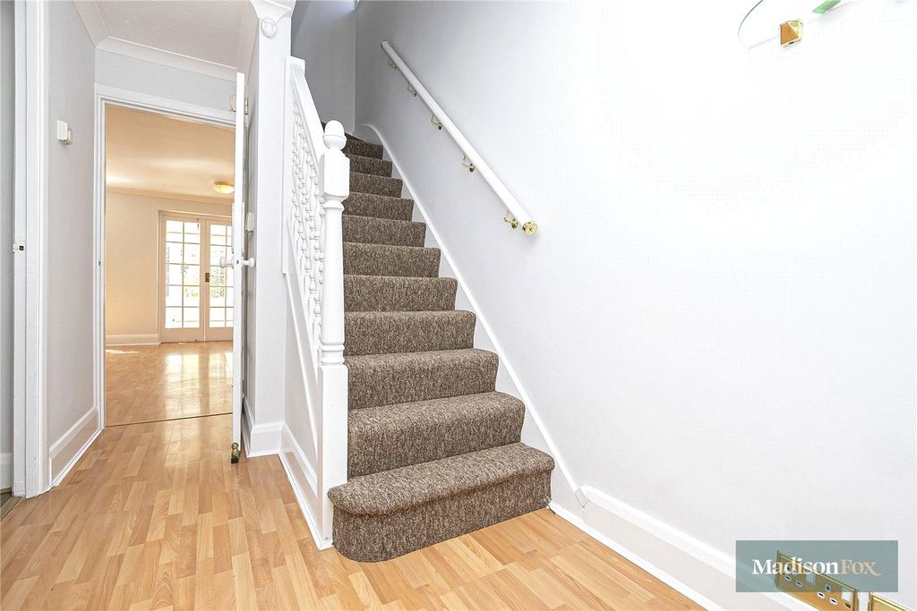 Property photo 2 of 27 Picture No. 26