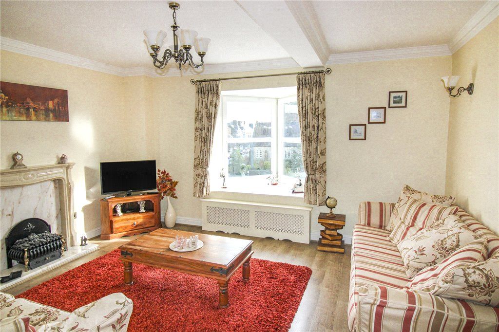 Property photo 2 of 14 Living Room