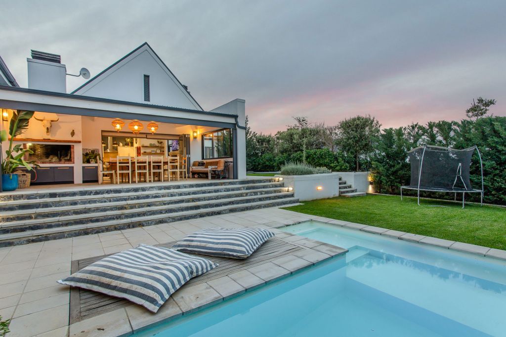 Property photo 2 of 36 Tk1733036