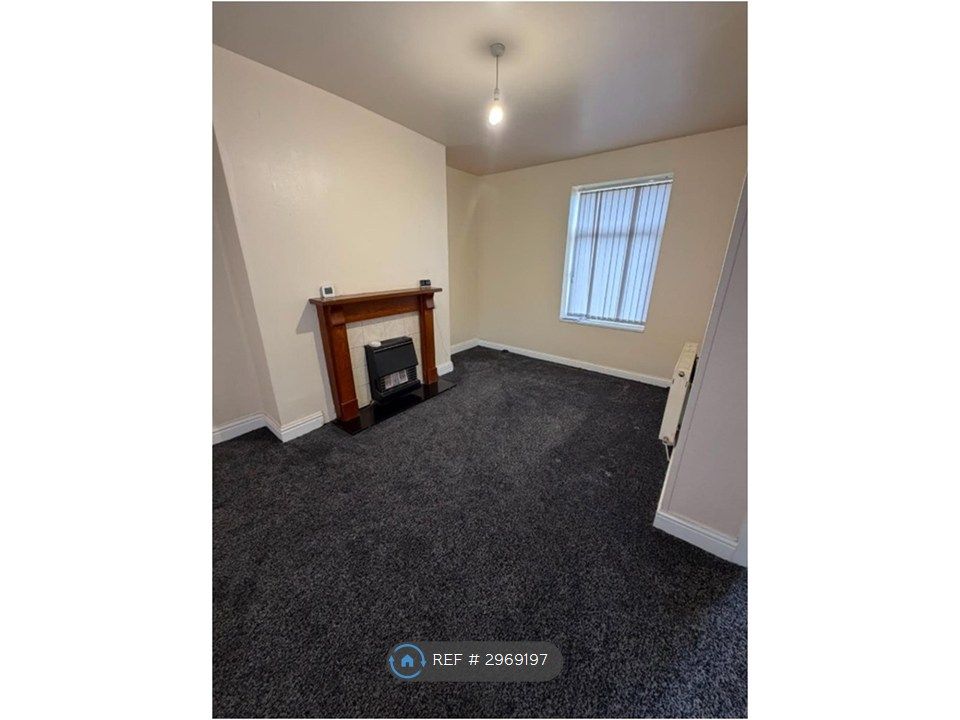 Property photo 3 of 8 Living Room