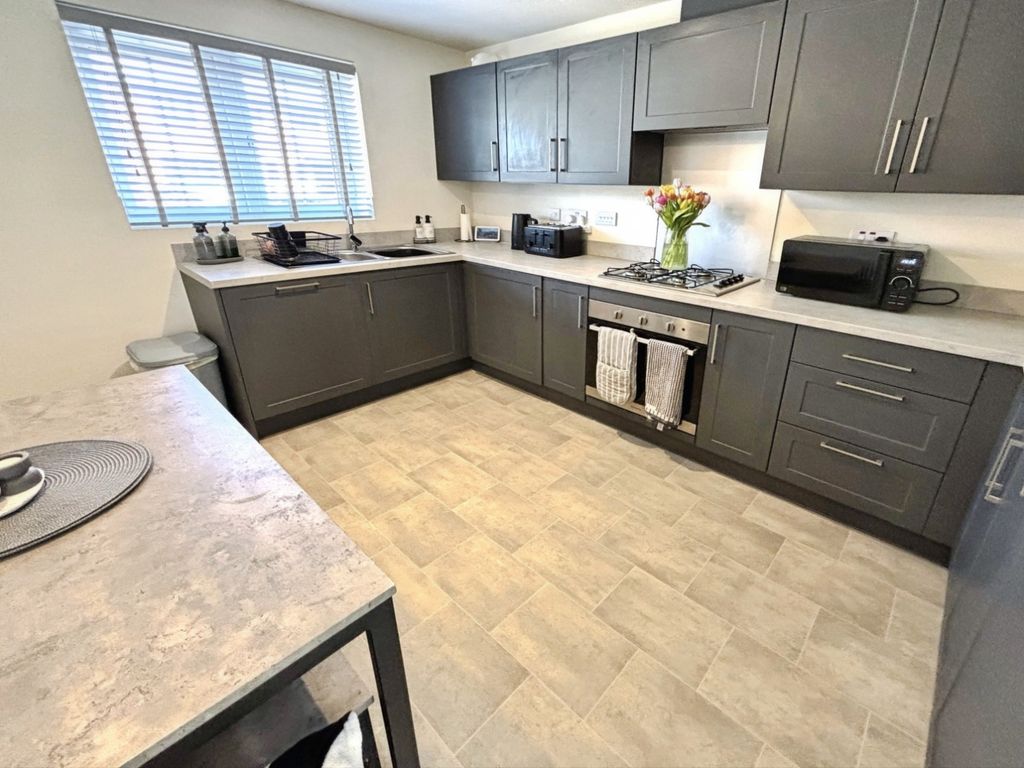 Property photo 2 of 11 Pbox-Img.Jpeg