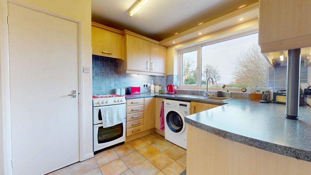 Property photo 2 of 15 4715874