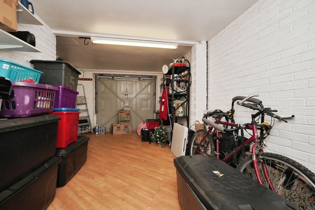 Property photo 3 of 17 Photo