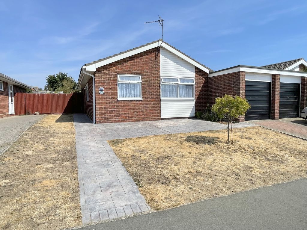 Property photo 1 of 16 Pyefleet Close