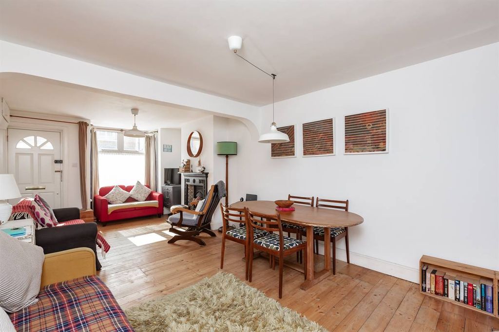 Property photo 2 of 16