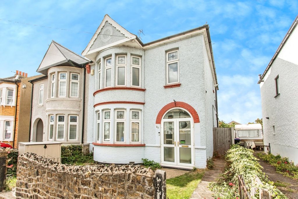 Property photo 1 of 17 Exterior