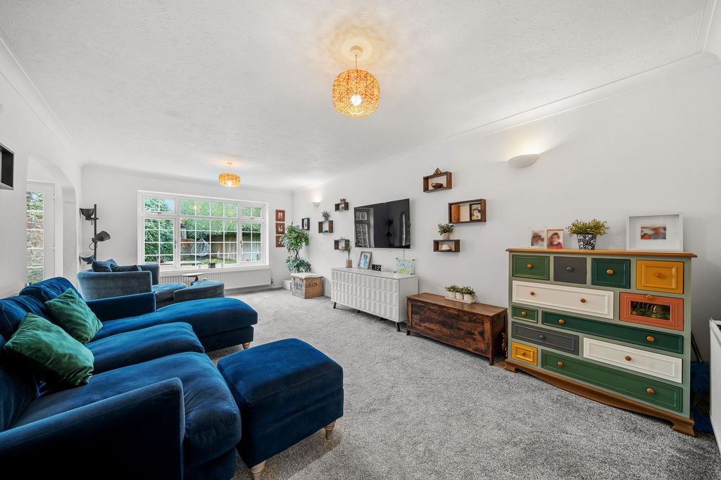 Property photo 2 of 19