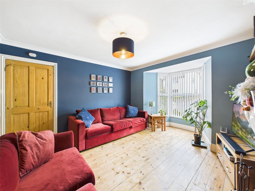 Property photo 3 of 19 Picture No. 02