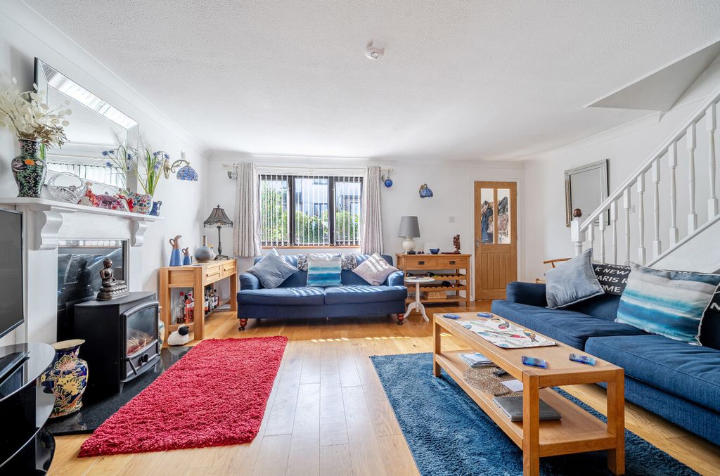 Property photo 2 of 21 1438249-10-69d670...