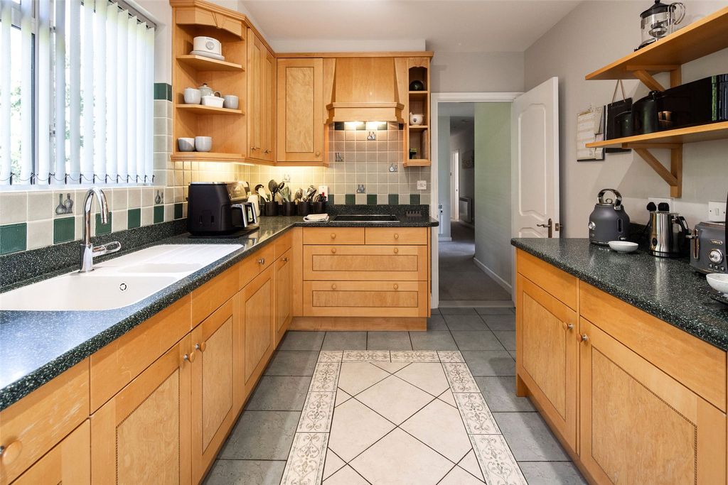 Property photo 3 of 28 Kitchen