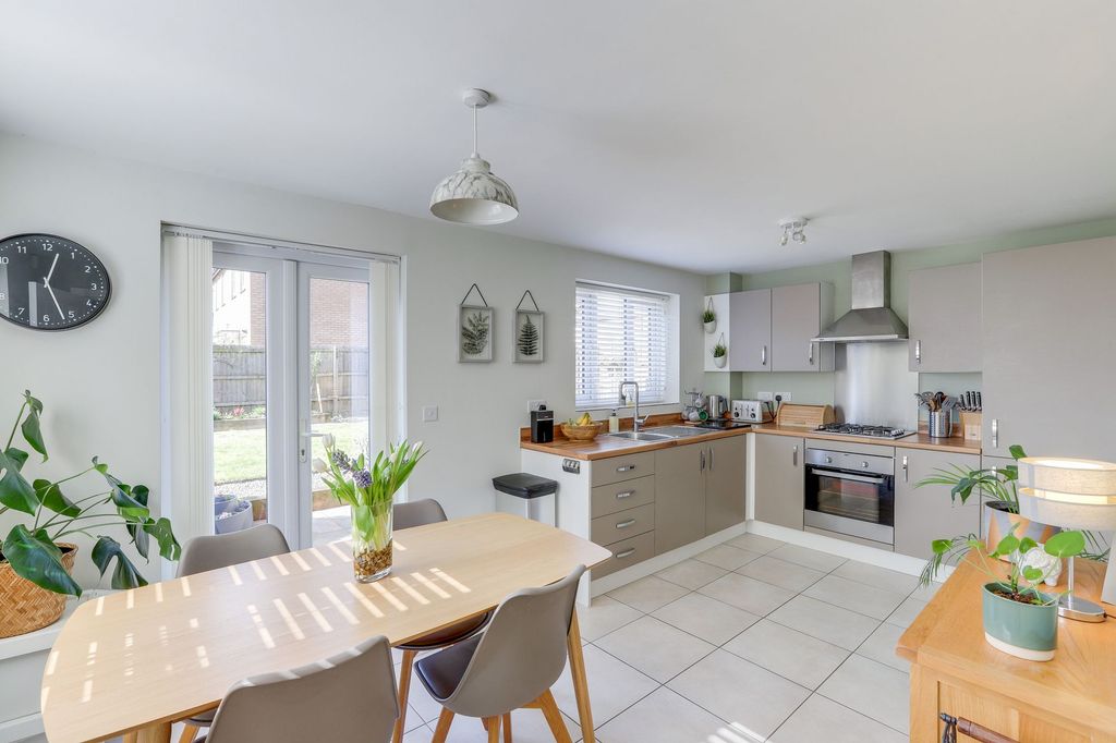 Property photo 3 of 26