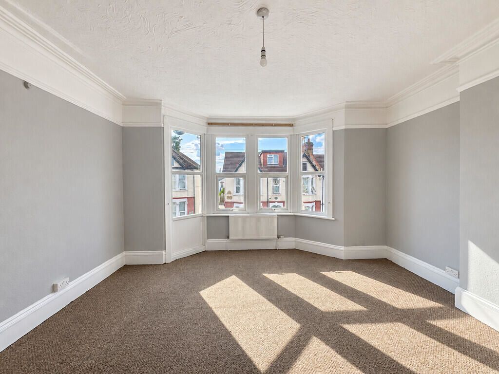 Property photo 1 of 11 Photo 8