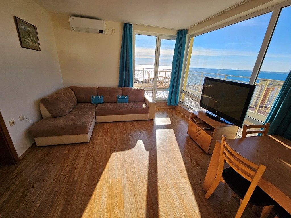 Property photo 2 of 28