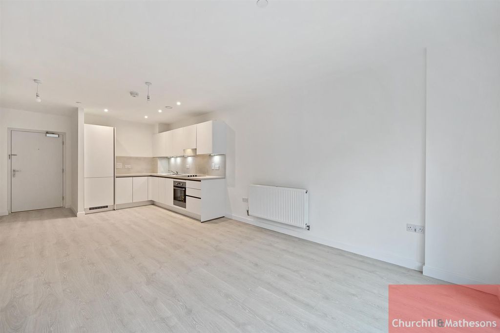 Property photo 2 of 8